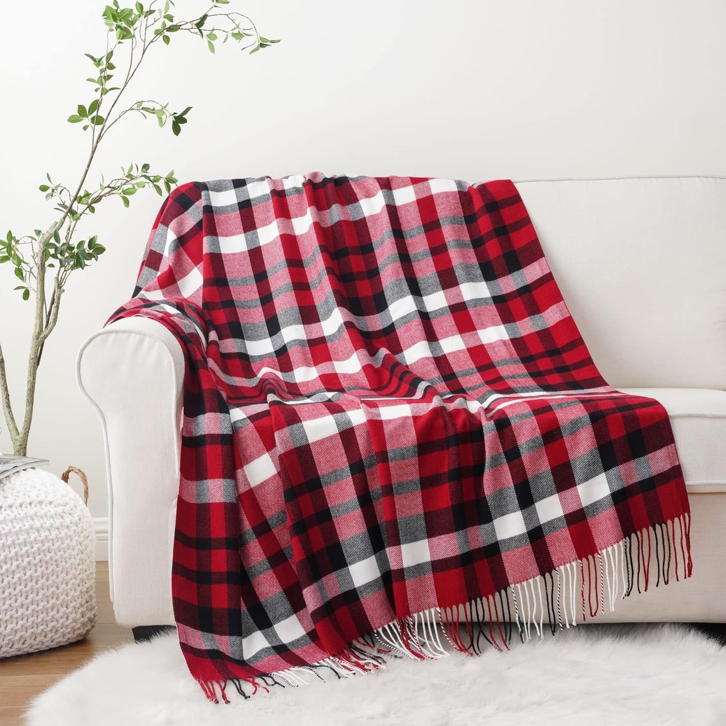 Christmas Red Plaid Throw Blanket for Couch, Bed, Super Soft Red Plaid Scarf, Throw Blanket, Christmas Decorative Throw with Tassels 50"X60"