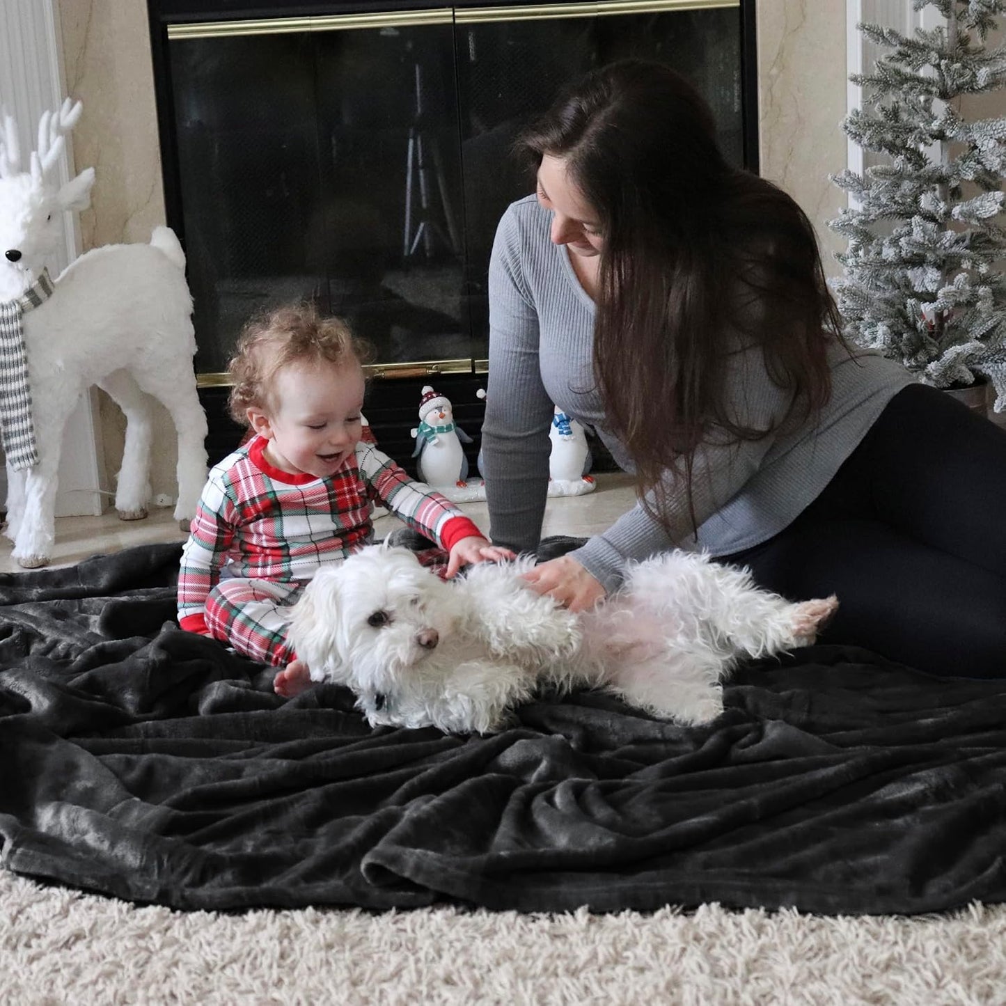 Gentlesoft Fleece Throw Blanket for Couch Black - Lightweight Plush Fuzzy Cozy Soft Halloween Blankets and Throws for Sofa, 50X60 Inches